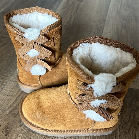 ✨KOOLABURRA BY UGG BOOTS FOR GIRLS✨ - Picture 1 of 11